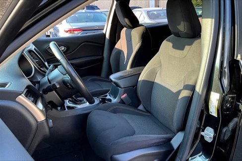 Used 2016 Jeep Cherokee 75th Anniversary image 7