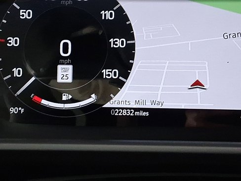 Used 2024 Land Rover Discovery Dynamic SE image 19