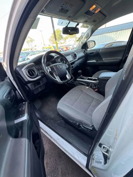 Used 2017 Toyota Tacoma SR image 9