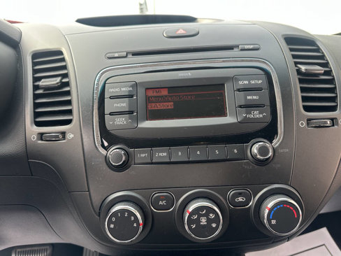 Used 2017 Kia Forte LX image 28