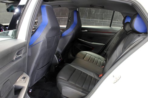 Used 2022 Volkswagen Golf R image 34
