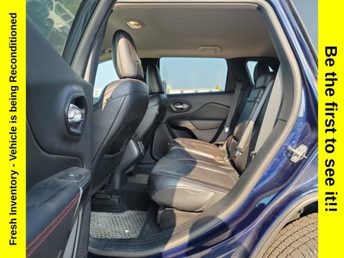 Used 2015 Jeep Cherokee Trailhawk w/ Cold Weather Group image 23