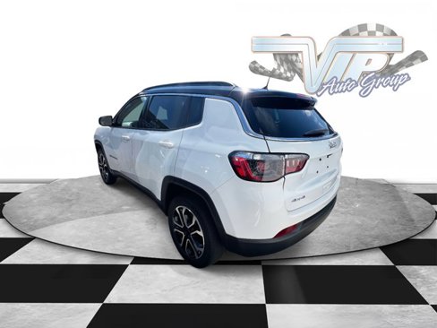 Certified 2022 Jeep Compass Limited image 6