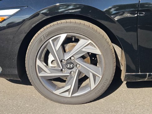 Certified 2025 Hyundai Elantra Sport w/ Cargo Package image 7