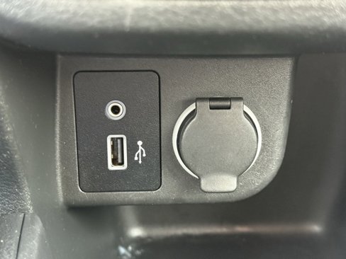 Certified 2021 Nissan Kicks S image 32