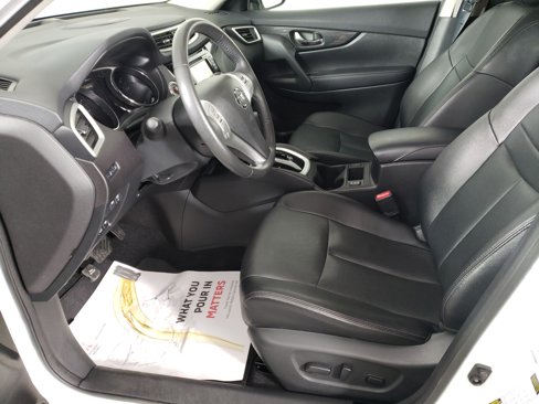 Used 2016 Nissan Rogue SL image 9