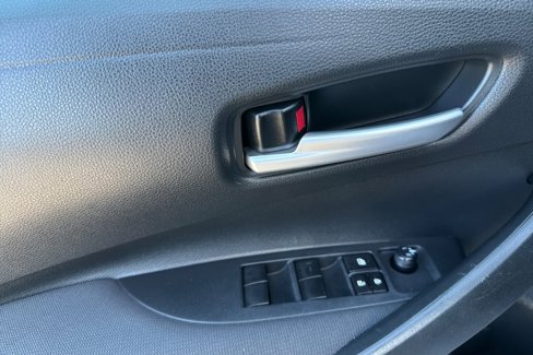 Used 2020 Toyota Corolla LE image 11