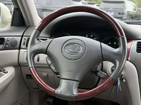 Used 2002 Lexus ES 330 image 9