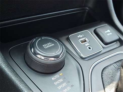 Used 2022 Jeep Cherokee Latitude Lux w/ Sun & Sound Group image 25