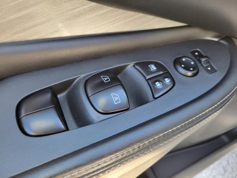 Used 2018 Nissan Murano S image 15