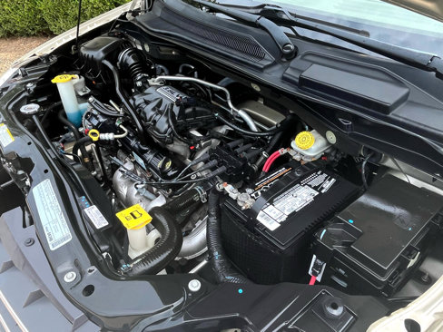 Used 2010 Chrysler Town & Country Touring image 20