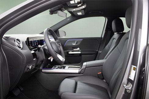 Used 2025 Mercedes-Benz GLA 250 image 16