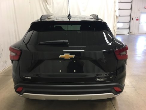 New 2025 Chevrolet Trax LT w/ Driver Confidence Package image 5