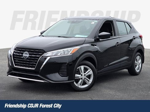 Used 2024 Nissan Kicks S image 1