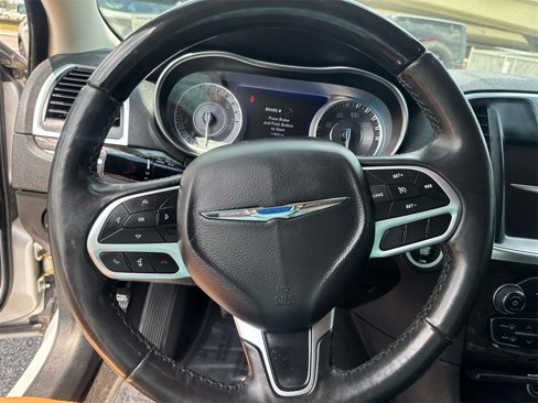 Used 2020 Chrysler 300 Limited image 36