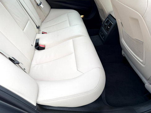 Used 2016 BMW 320i xDrive Sedan image 22