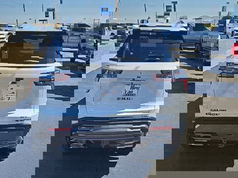 New 2026 Chevrolet Equinox ACTIV w/ Convenience Package III image 4