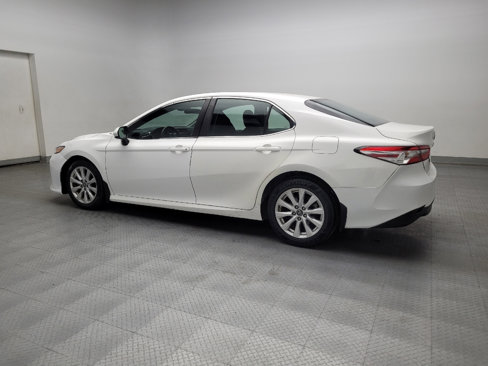 Used 2018 Toyota Camry LE image 3