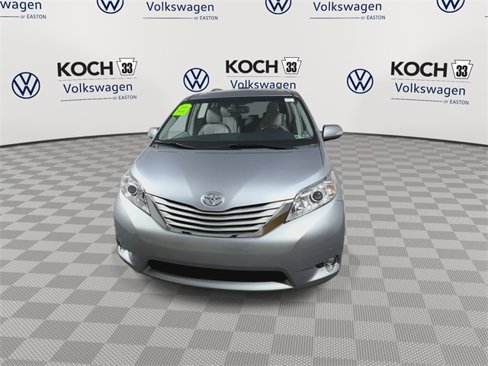 Used 2014 Toyota Sienna Limited image 3