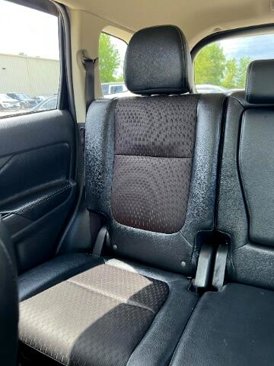 Used 2015 Mitsubishi Outlander SE image 17