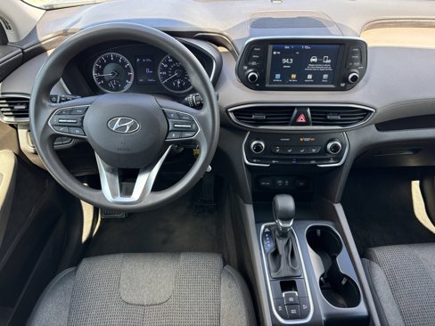 Used 2020 Hyundai Santa Fe SE image 3