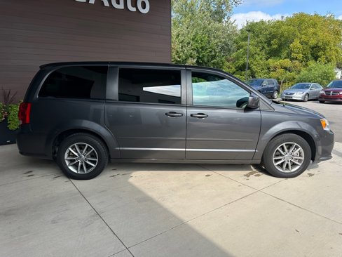 Used 2016 Dodge Grand Caravan SE image 8