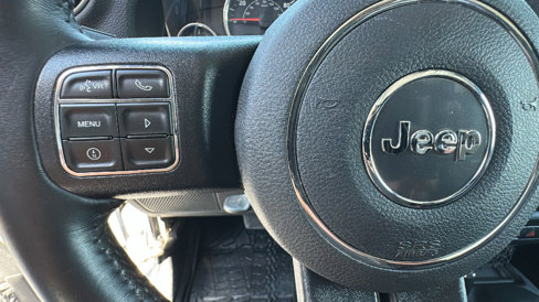 Used 2017 Jeep Wrangler Unlimited Rubicon w/ Connectivity Group image 18
