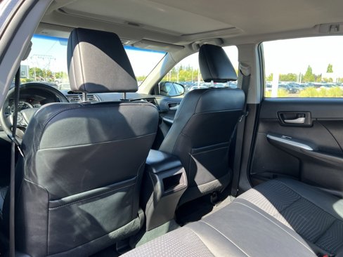Used 2014 Toyota Camry L image 27