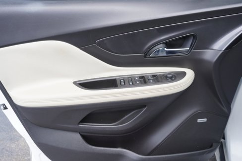 Used 2018 Buick Encore Premium image 9