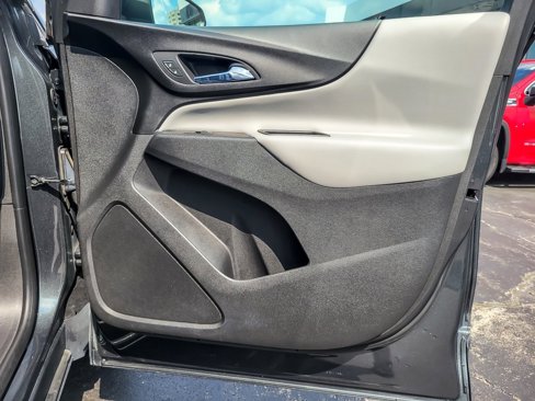 Used 2020 Chevrolet Equinox LS w/ LS Convenience Package image 19