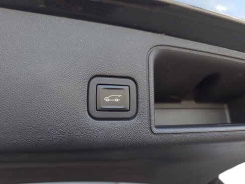 Used 2018 GMC Terrain SLT w/ Preferred Package image 29