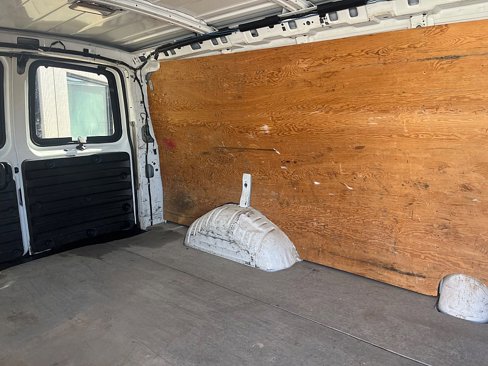 Used 2012 Chevrolet Express 2500 image 12