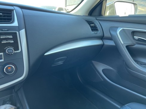Used 2016 Nissan Altima 2.5 S w/ Power Driver Seat Package image 7