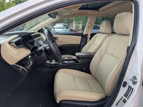Used 2017 Toyota Avalon Limited image 17