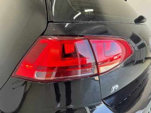 Used 2017 Volkswagen Golf R 4-Door image 32
