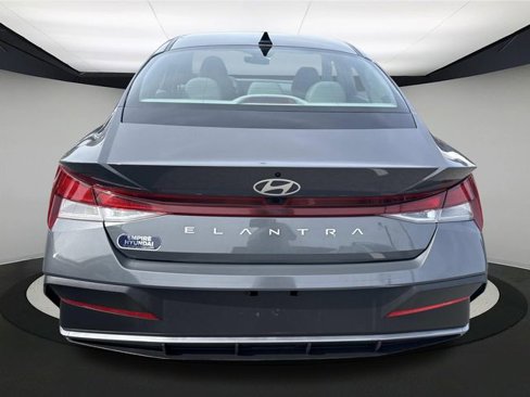 Used 2024 Hyundai Elantra SEL image 5