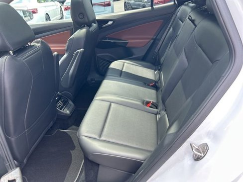 Certified 2021 Volkswagen ID.4 Pro S w/ Gradient Package image 10