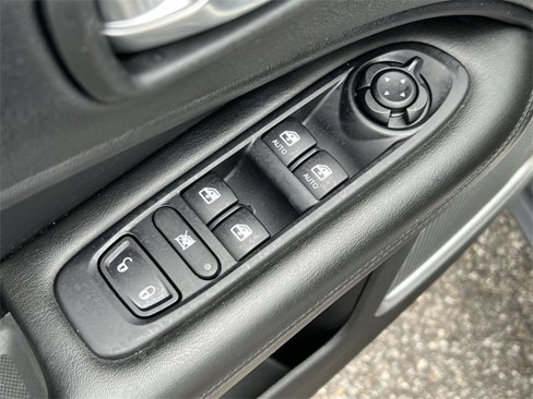 Used 2021 Jeep Compass Latitude image 13