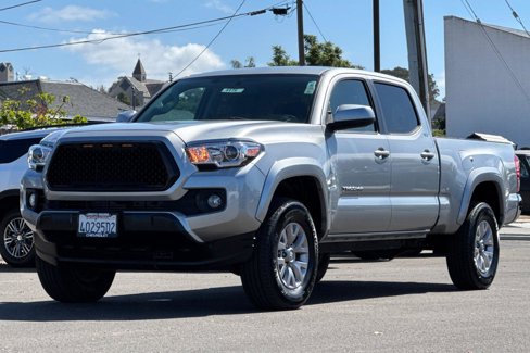 Used 2017 Toyota Tacoma SR5 w/ Tow Package image 9