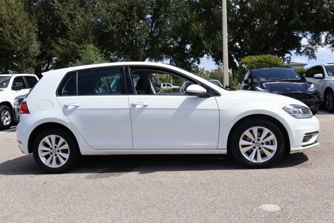Used 2018 Volkswagen Golf SE image 8