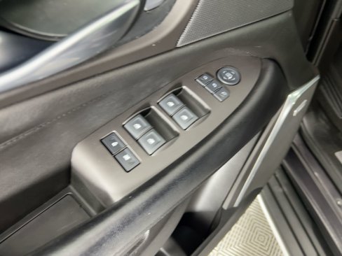 Used 2016 Cadillac Escalade Luxury image 11