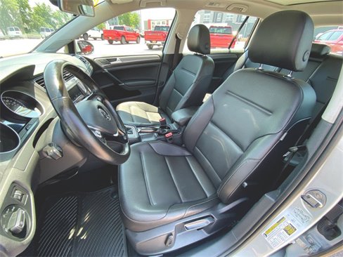 Used 2017 Volkswagen Golf Alltrack image 19