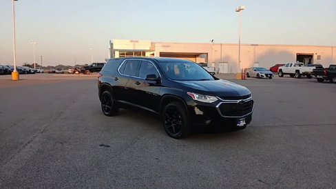 Used 2020 Chevrolet Traverse LS image 2
