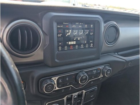 Used 2021 Jeep Gladiator Sport image 20