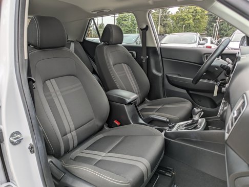 Used 2023 Hyundai Venue SEL image 29