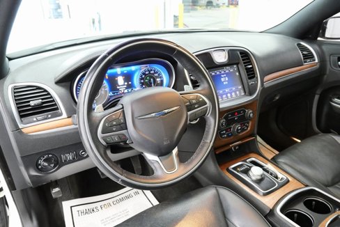 Used 2016 Chrysler 300 C Platinum image 12