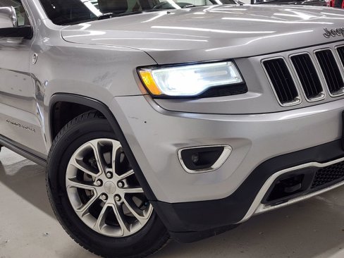 Used 2015 Jeep Grand Cherokee Limited w/ Luxury Group II image 32