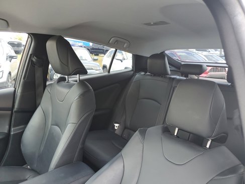 Used 2016 Toyota Prius Four image 18