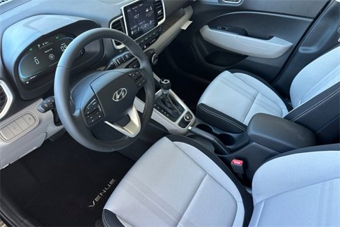 New 2025 Hyundai Venue SEL image 7