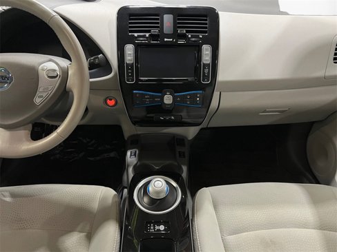 Used 2017 Nissan Leaf SV image 35